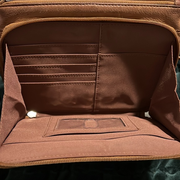 Fossil crossbody purse - Picture 2 of 3